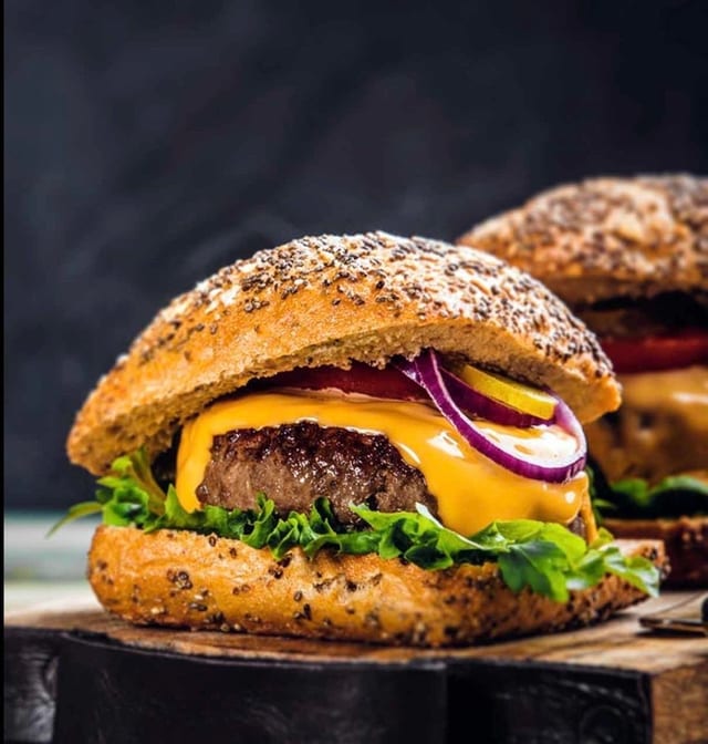 1/2 lb Cheeseburger.